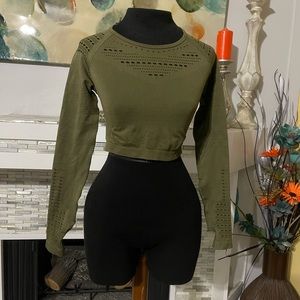 Savvi Fit Crop top with thumb hole M